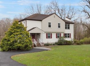 23 Barrington Rd, Belle Mead, NJ 08502