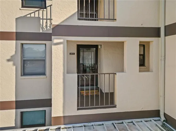 2395 Harbor Blvd Unit 212, Pt Charlotte, FL 33952