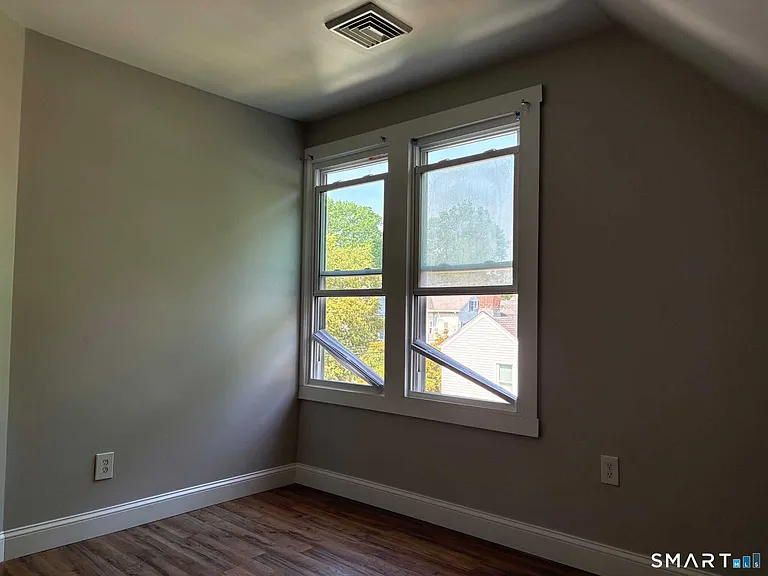 554 Central Ave #2 — Photo 7
