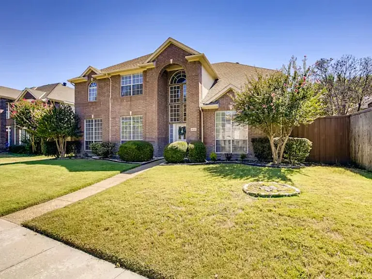 4608 Reunion Dr — Photo 2