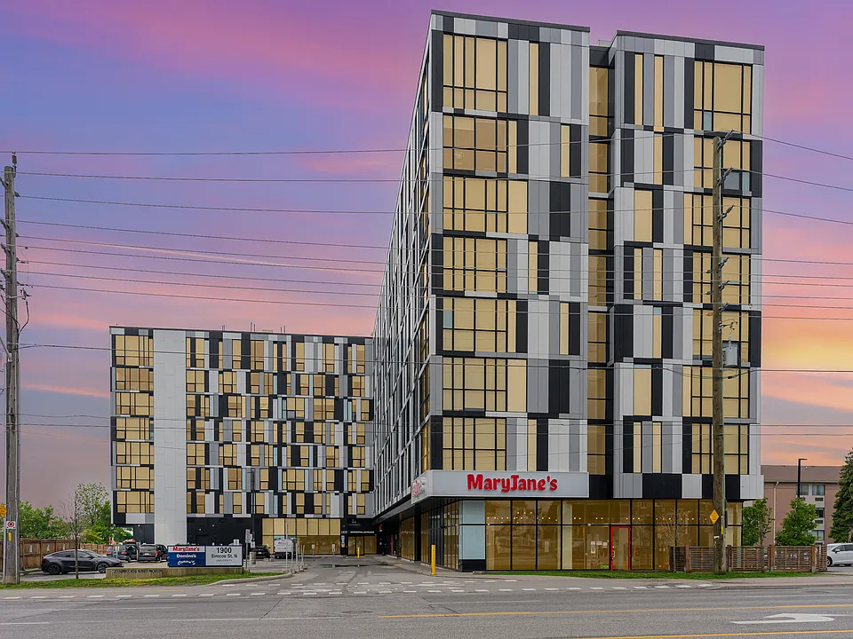 1800 Simcoe St N #306