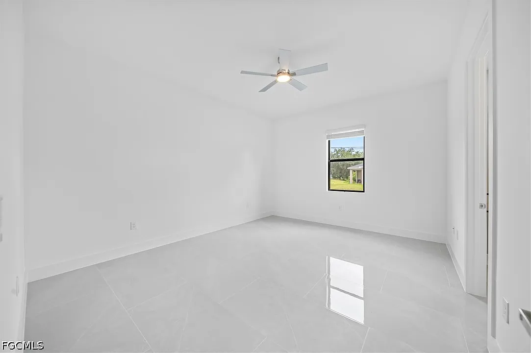 3 bed, 2.0 bath, 1270 sqft, $2,000 — Photo 3