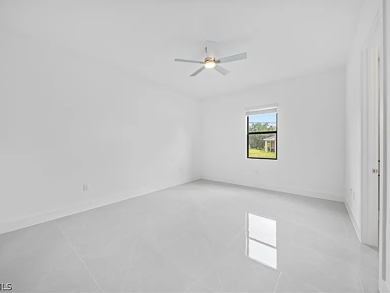 2218 Fairway Dr — Photo 3