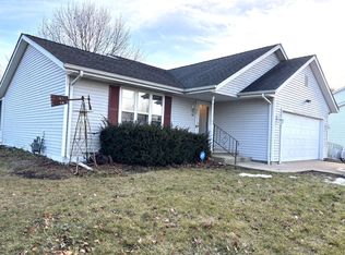 148 N Dogwood St, Cortland, IL 60112