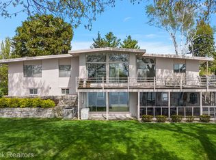 1879 Long Pointe Dr, Bloomfield Hills, MI
