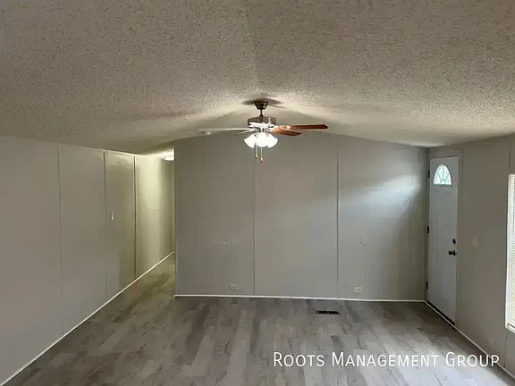 2nd image of 115 W Loudon Ave #J072-j72
