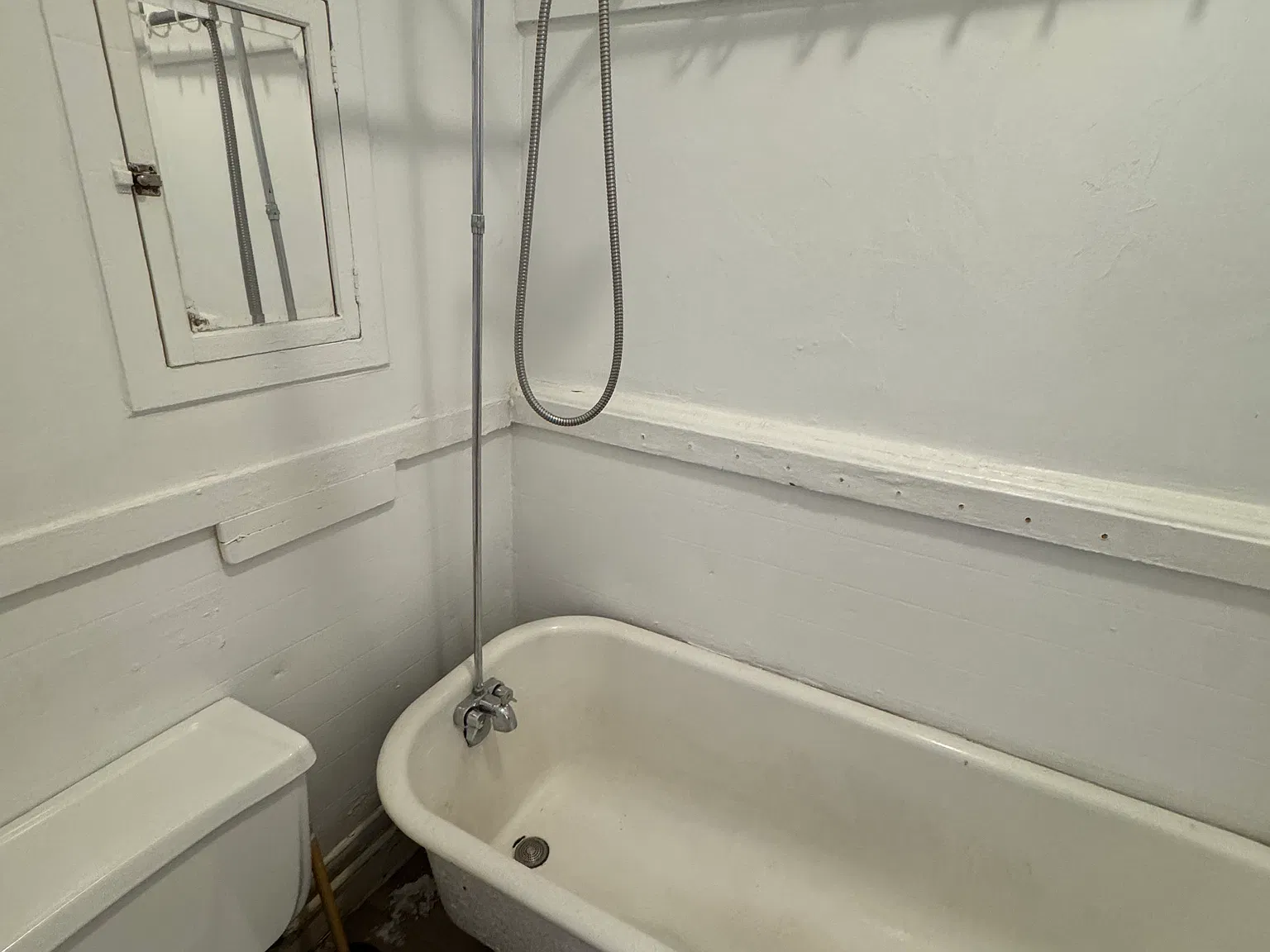 1 bed, 1.0 bath, $2,500 — Photo 2