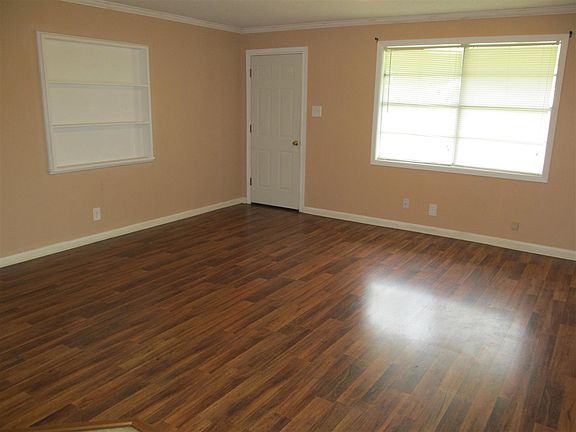 3rd image of 520 Berthier St