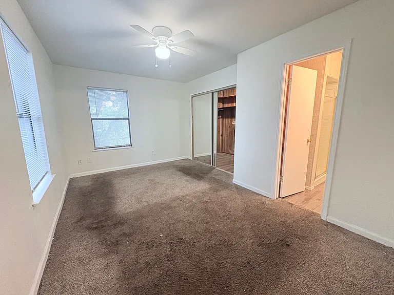 1004 Powell Rd — Photo 9