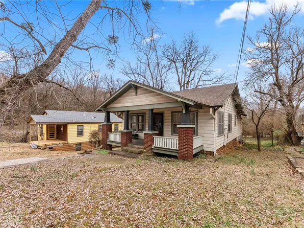 205 E Spring St, Fayetteville, AR 72701