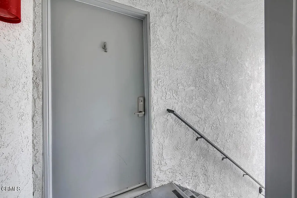 2 bed, 1.0 bath, 700 sqft, $2,600 — Photo 3
