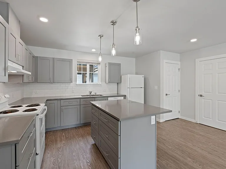 Wall Street Townhomes — Photo 11