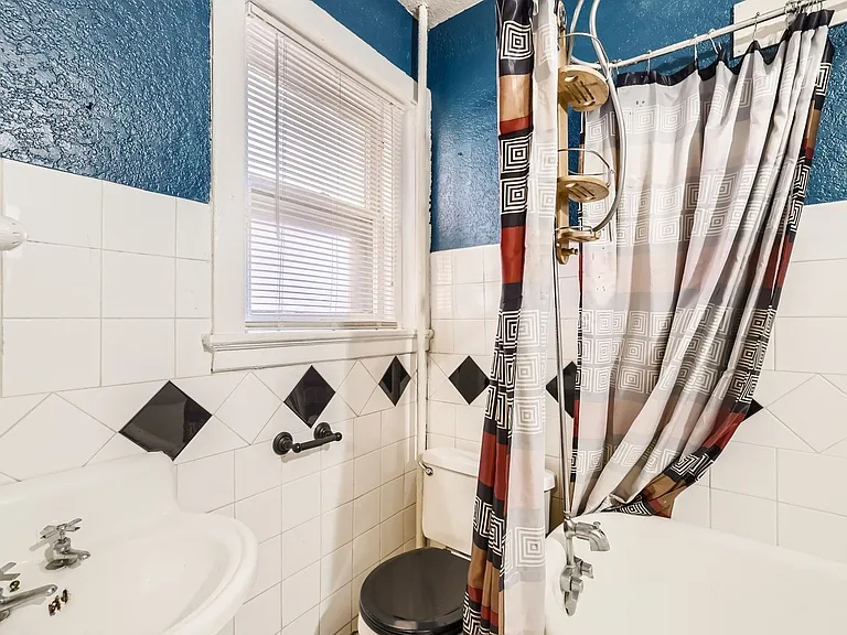1137 N Sherman St #12 — Photo 14