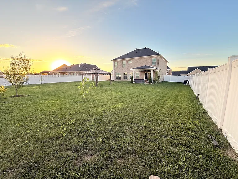 5551 Brompton Dr — Photo 31