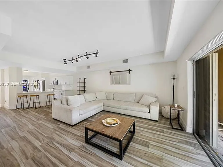 8942 W Flagler St #3 — Photo 9