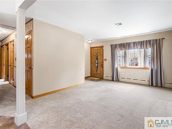 4th image of 161 Woodland Ave