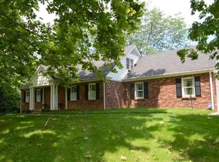 2311 Armstrong Mill Rd, Lexington, KY 40515