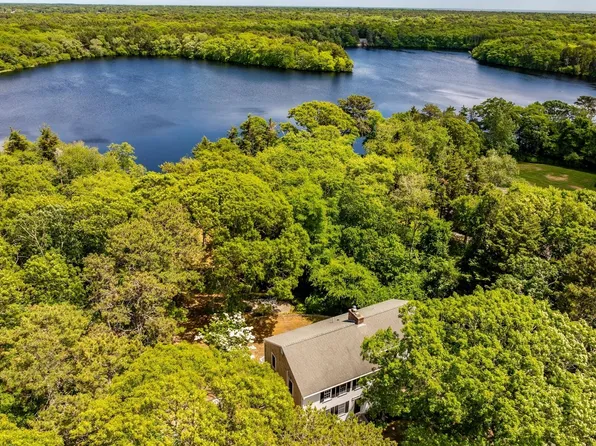 8 Winstons Path, South Dennis, MA 02660