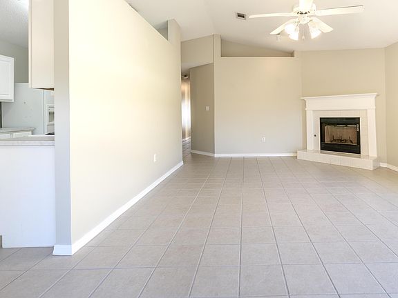 5th image of 177 Maravilla Dr