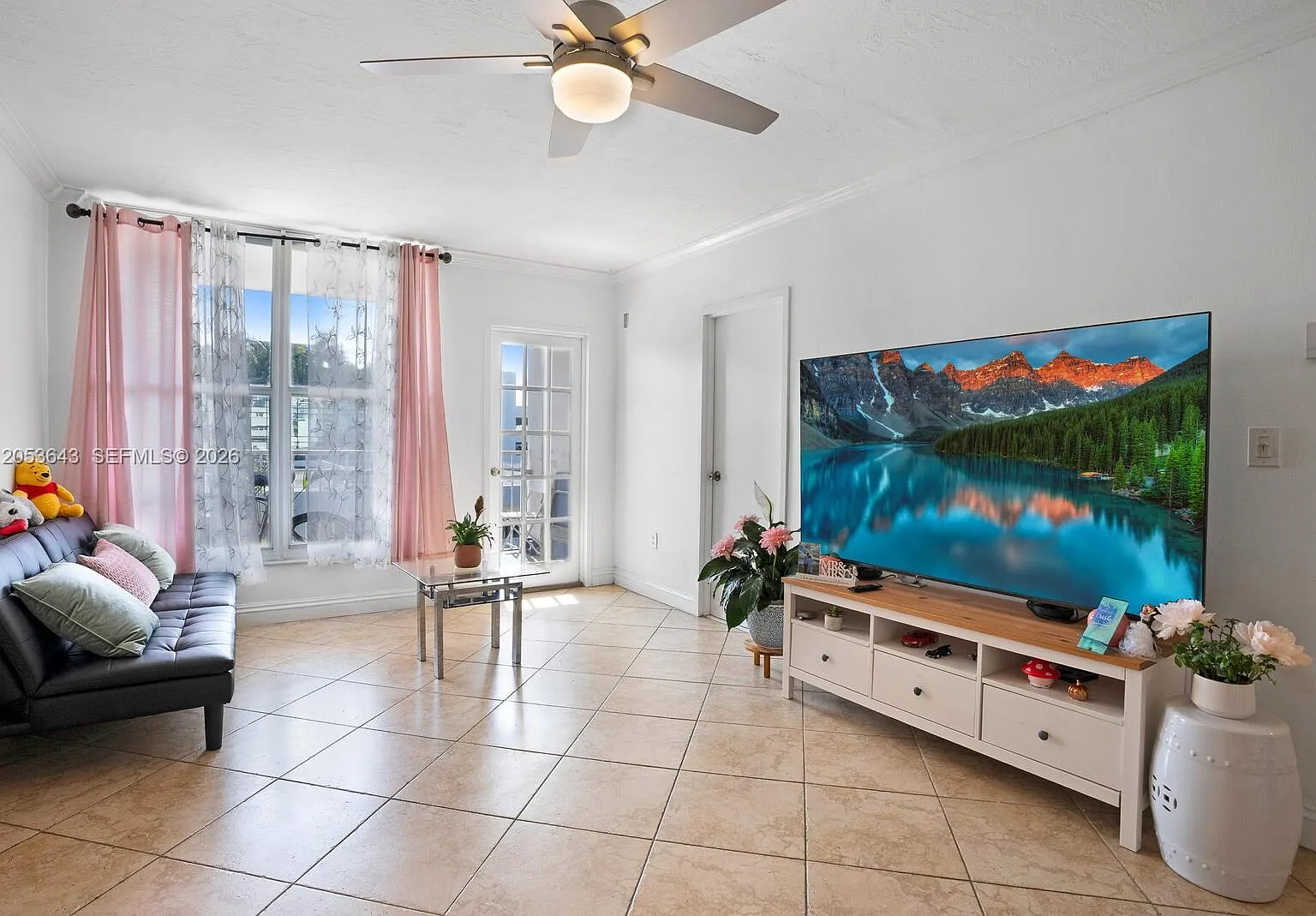 Lincoln Towers Condo — Photo 3