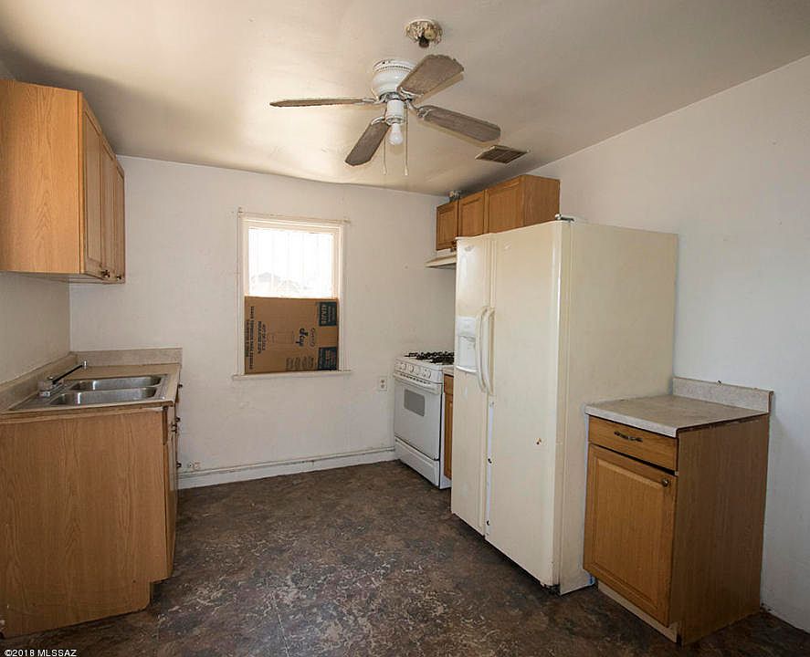 2nd image of 132 W Lincoln St Unit 2