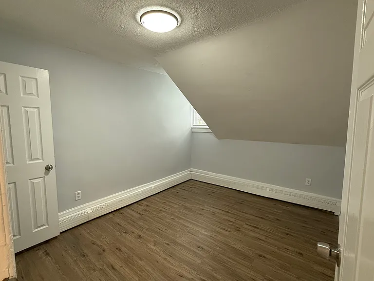 34 Amsterdam St #2R — Photo 13