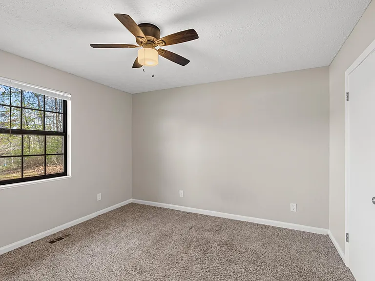 629 Ed Davis Rd — Photo 18