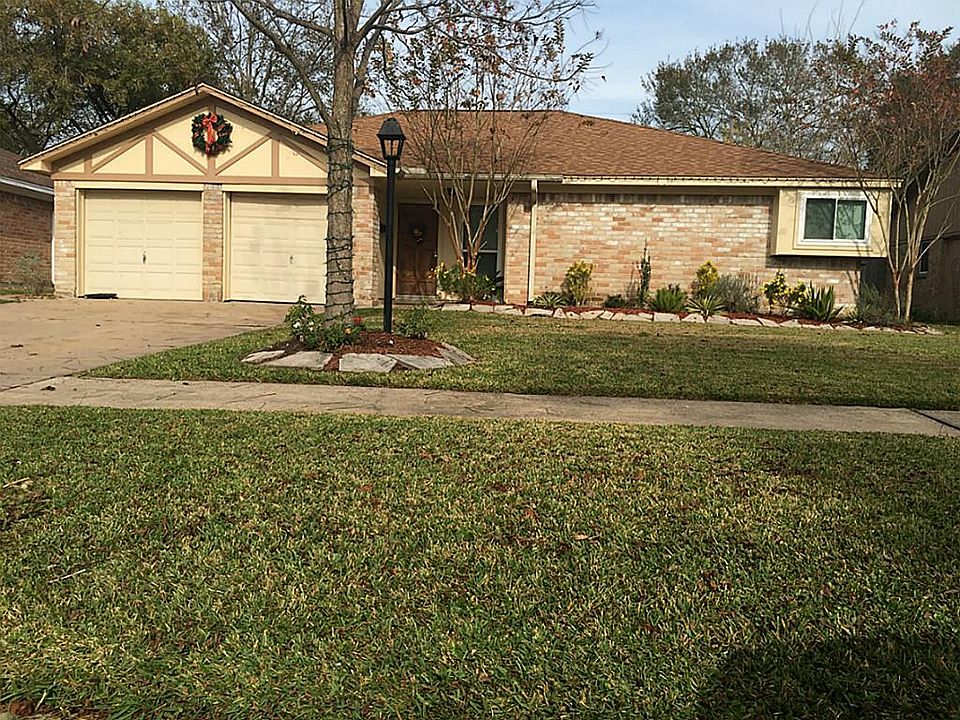 1st image of 10003 Carlow Ln