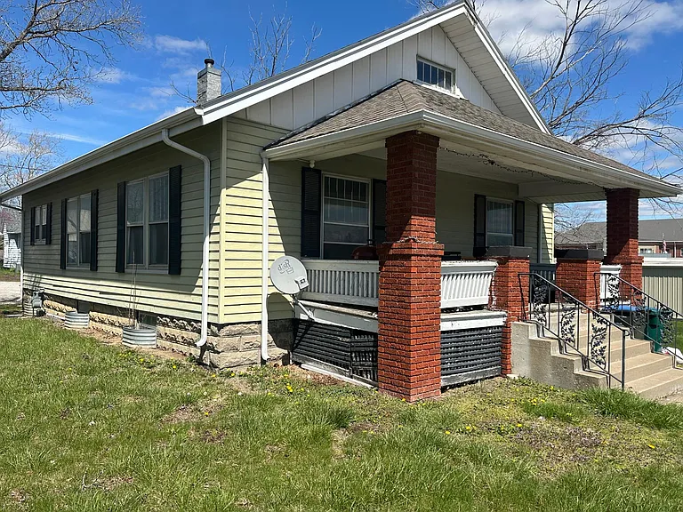1005 E Jefferson St — Photo 1
