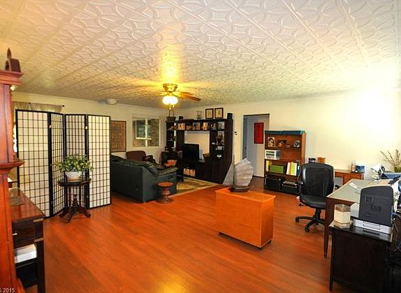 2nd image of 713 Blythe St