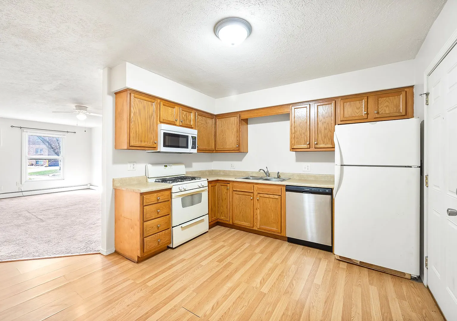 4 Larry Court — Photo 3