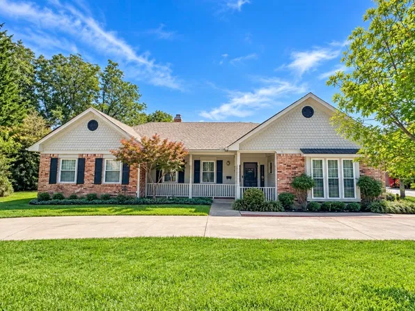 1500 E California St, Gainesville, TX 76240