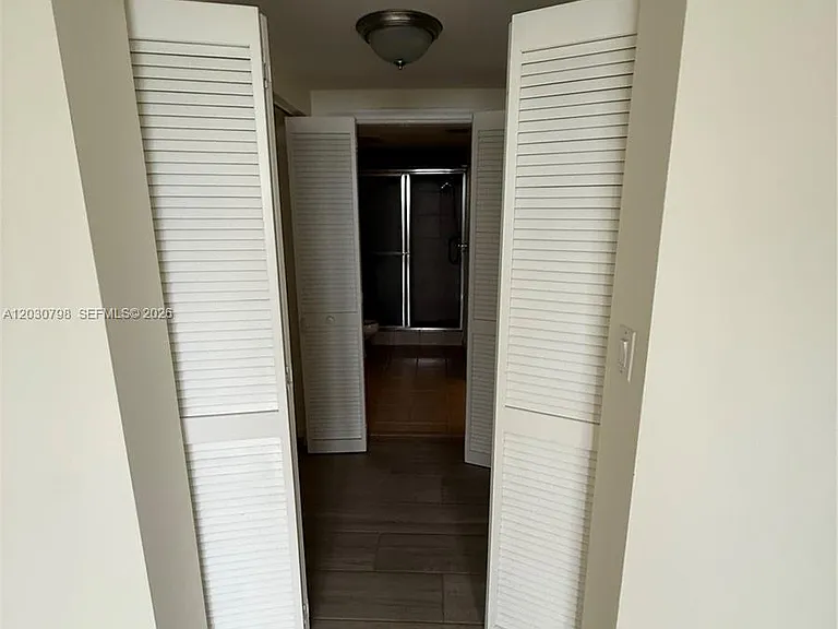 19501 W Country Club Dr #809 — Photo 8