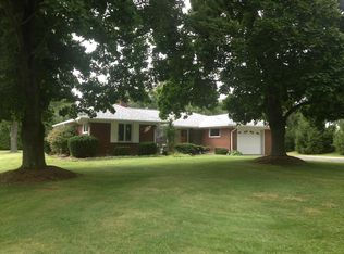 9321 Venango Dr, Pittsburgh, PA 15237