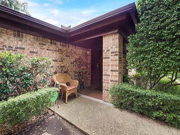 3rd image of 5865 Westhaven Dr