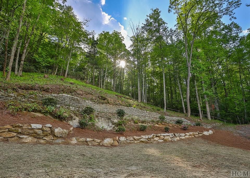 1st image of 16 Fountainhead Drive