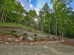 16 Fountainhead Dr, Cashiers, NC 28717