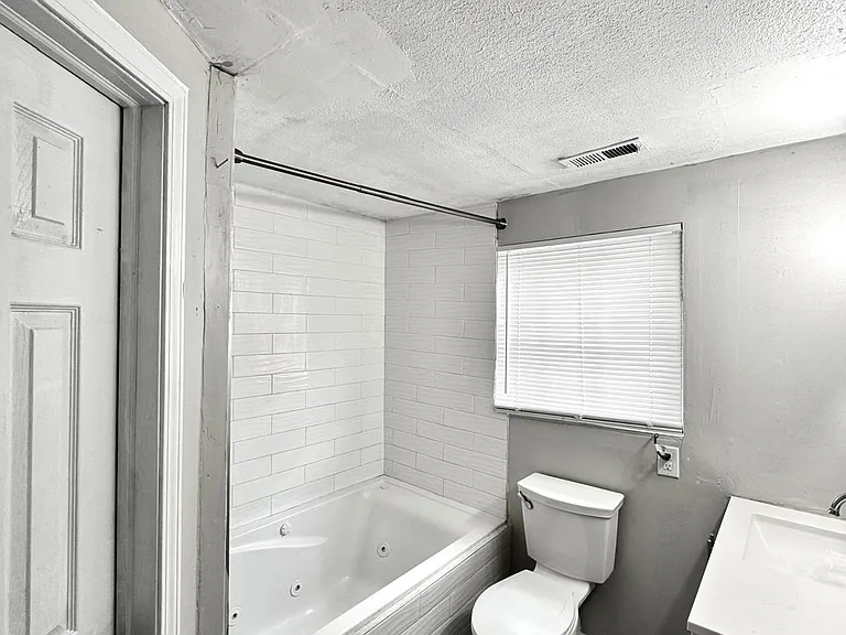 5132 W Caven St — Photo 19