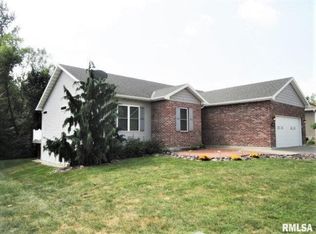 3816 Stone Dr, Quincy, IL 62305