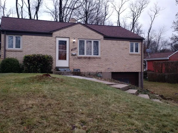 2515 Sylvania Dr, Bethel Park, PA 15102