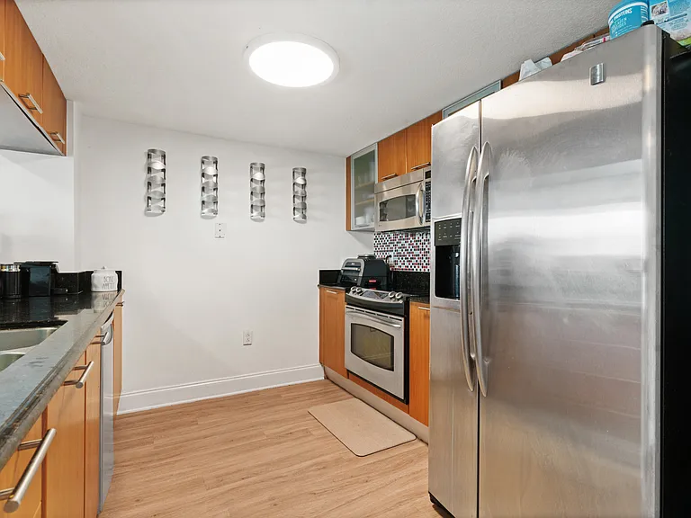 1800 N Bayshore Dr #1604 — Photo 5