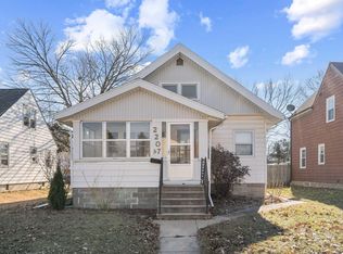 2207 W 3rd St, Waterloo, IA 50701