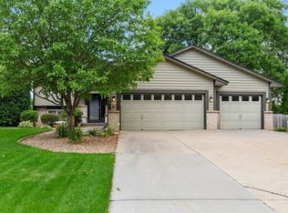 6841 Sunnyslope Dr, Maple Grove, MN 55311