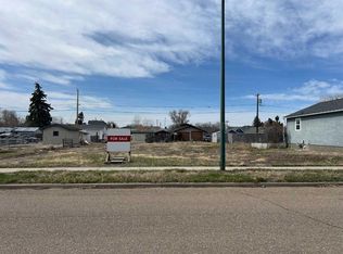 520 2nd St SE, Redcliff, AB T0J 2P2
