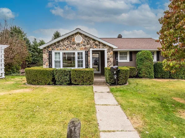 42 7th St, Uniontown, PA 15401