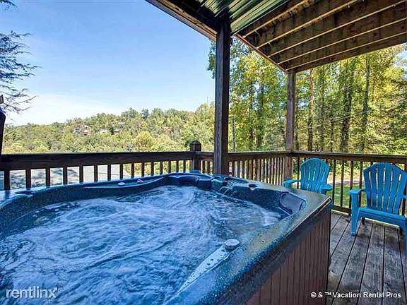 Ahh, a blissful hot tub!