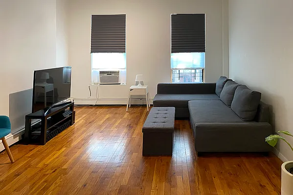 Rented by LDMI Realty Group LLC | media 11