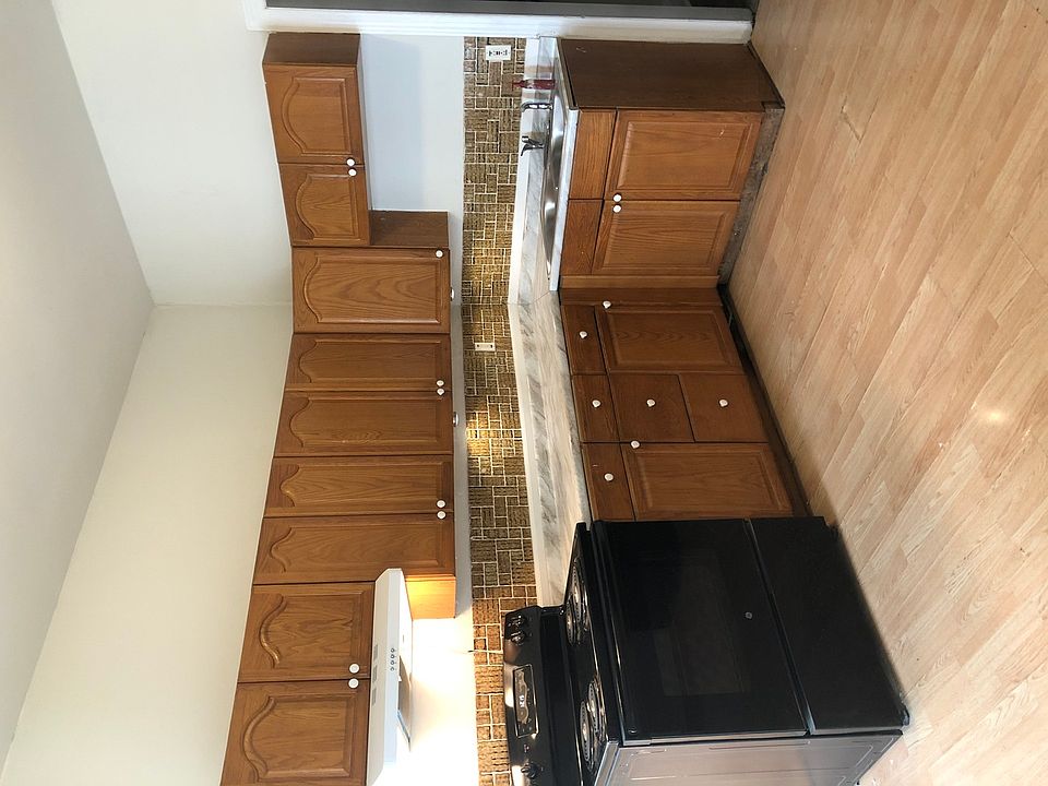 2nd image of 1030 S Maple Ave APT 1