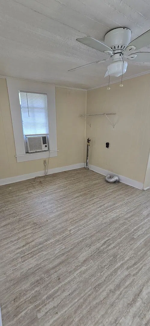 Charming 2-Bedroom Home with New Appliances in Port Wentworth! — Photo 3