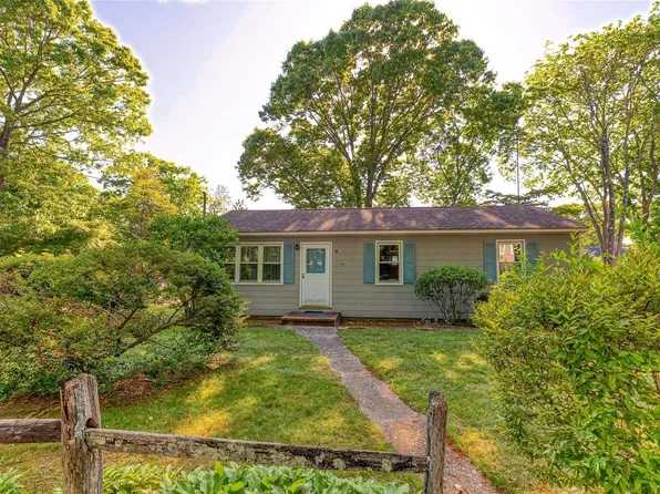 6 Lakeview Drive, Middle Island, NY 11953